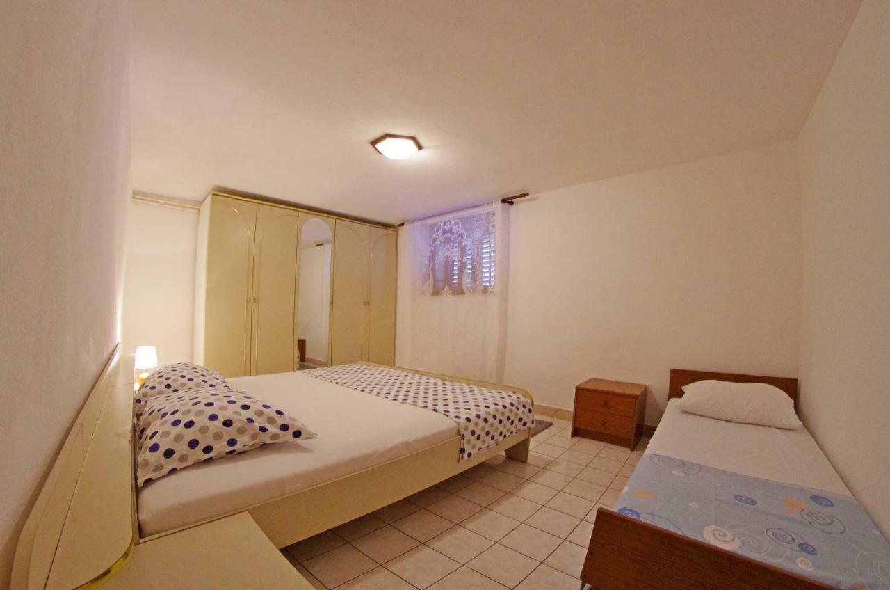 Large And Charming Apartment Near Beach With Big & Sunny Terrace Sumartin Exterior foto